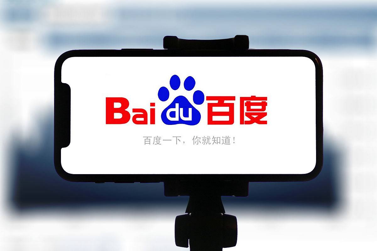 乌贼被喂食时显示出一张人脸